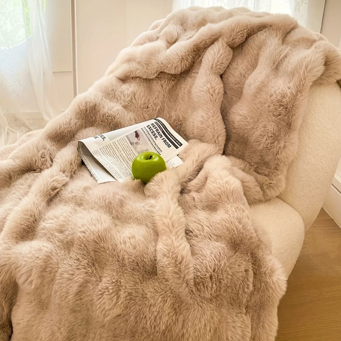 ✨ Cozy Faux Rabbit Fleece Blanket – Soft, Warm & Ultra-Comfortable ✨